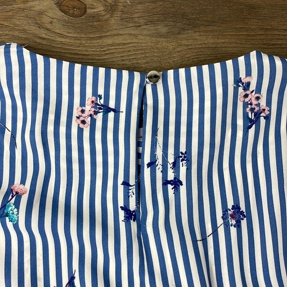 CLOSET LONDON BLUE STRIPE FLORAL BELL SLEEVE BLOUSE, size 6 - Picture 10 of 11